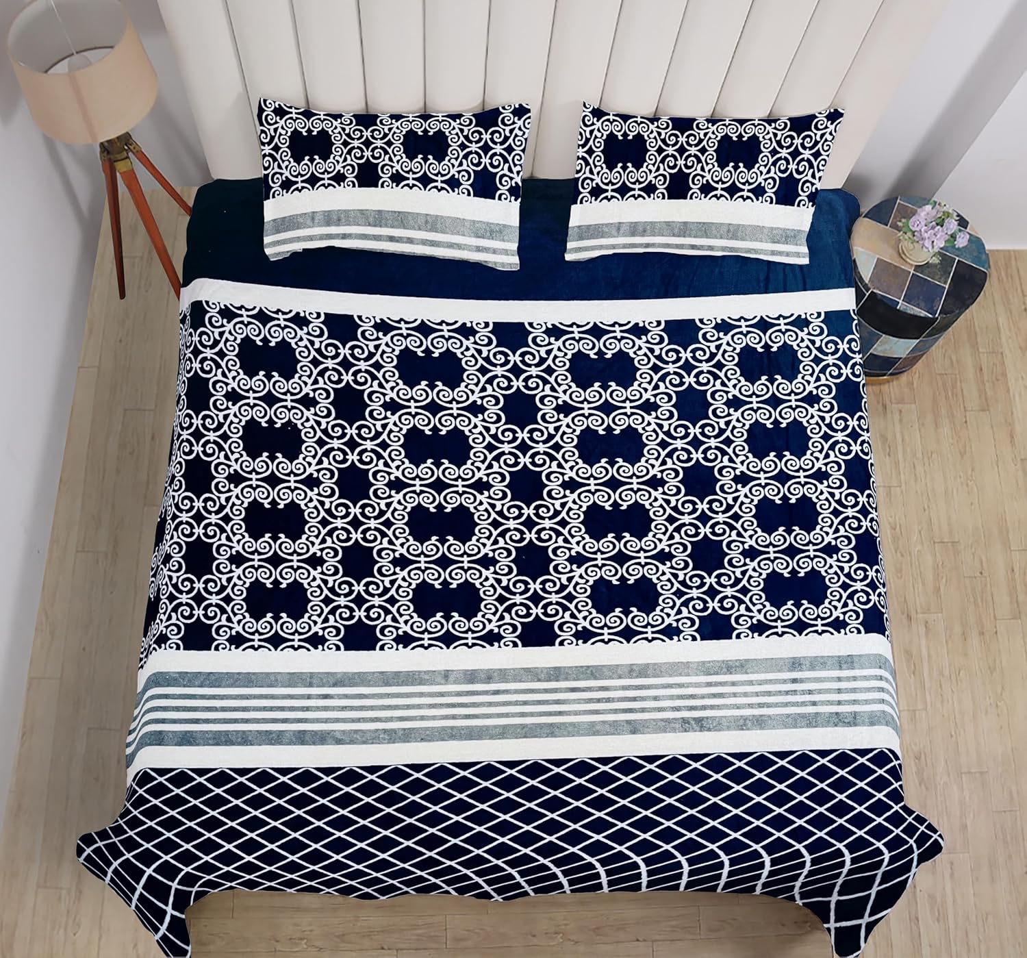 Winter Warm King Size Flat Double Bedsheet With 2 Pillow Cover (Blue)