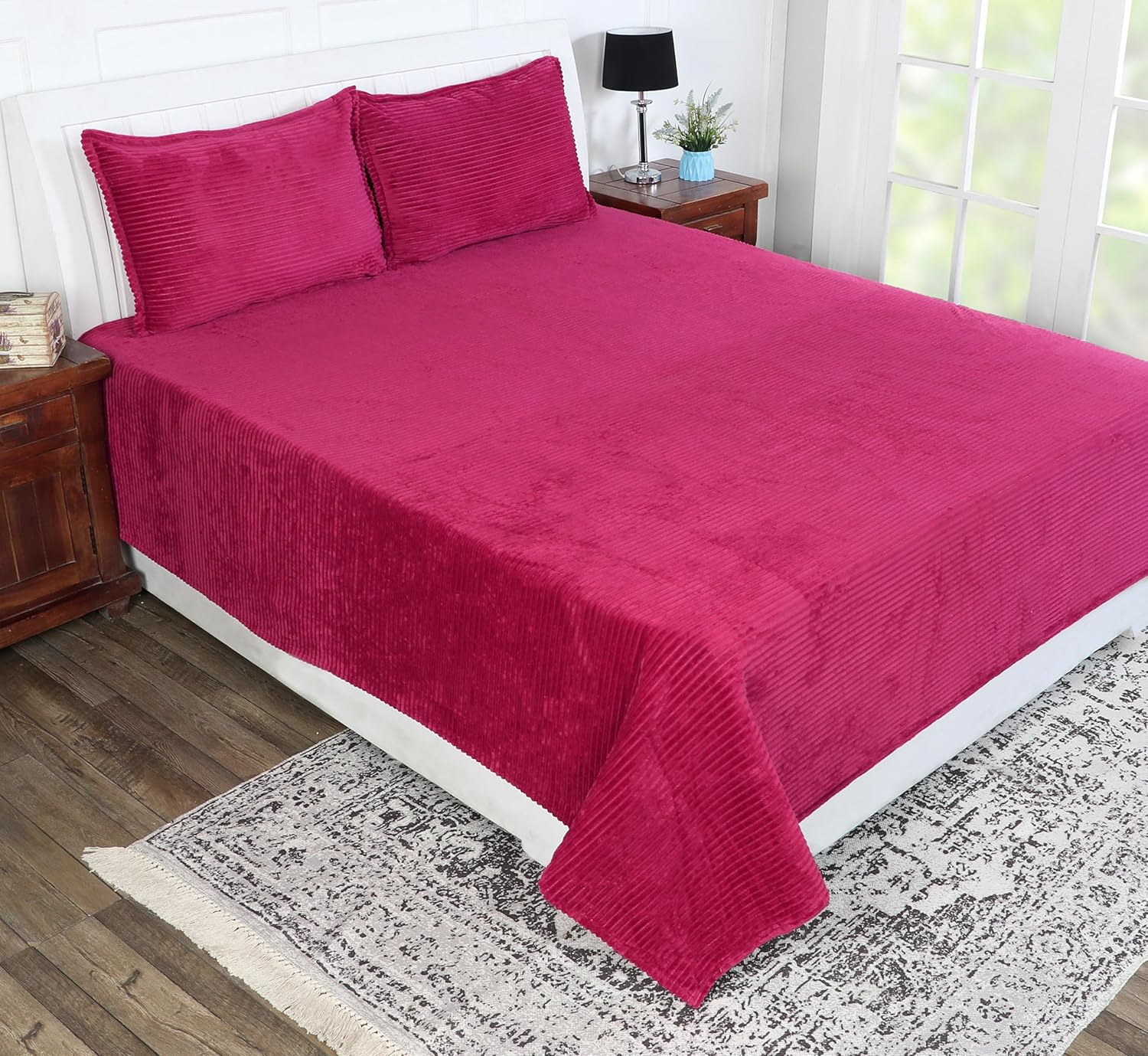 Winter Warm King Size Flat Double Bedsheet With 2 Pillow Cover (Magenta)